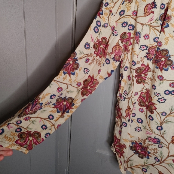 2/$30 Chaps Floral Blouse - Picture 4 of 6